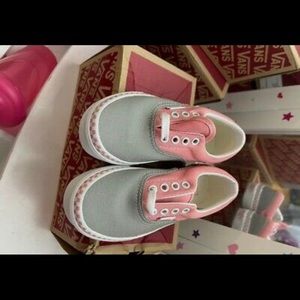 Children’s Vans sneaks